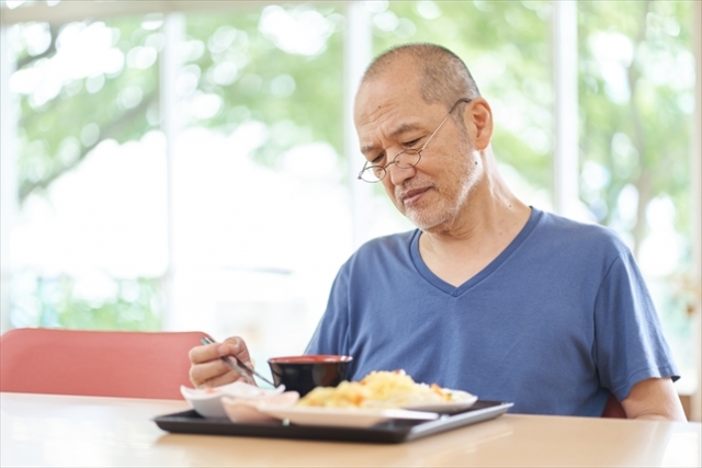 食欲不振の高齢男性