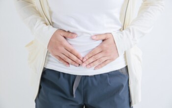 胃レントゲン検査で慢性胃炎や萎縮性胃炎と診断されたら胃内視鏡検査を受けるべきか？